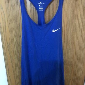 Nike dri-fit active top